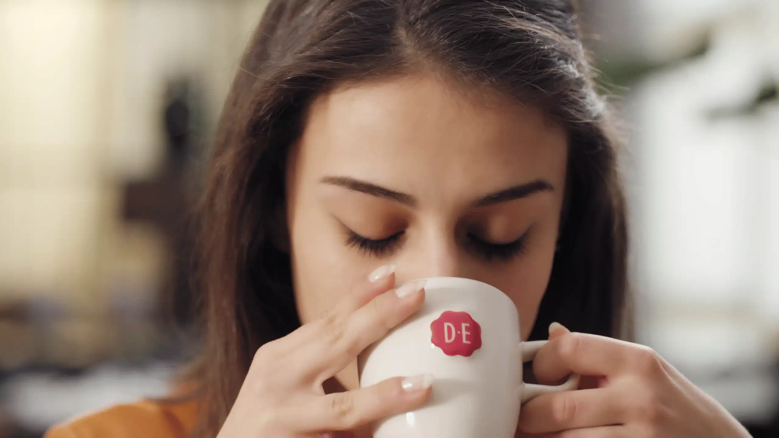 Jacobs douwe egberts film phil en flo 5 e1678290730776 - Jacobs Douwe Egberts -  - Phil & Flo Creative Studio