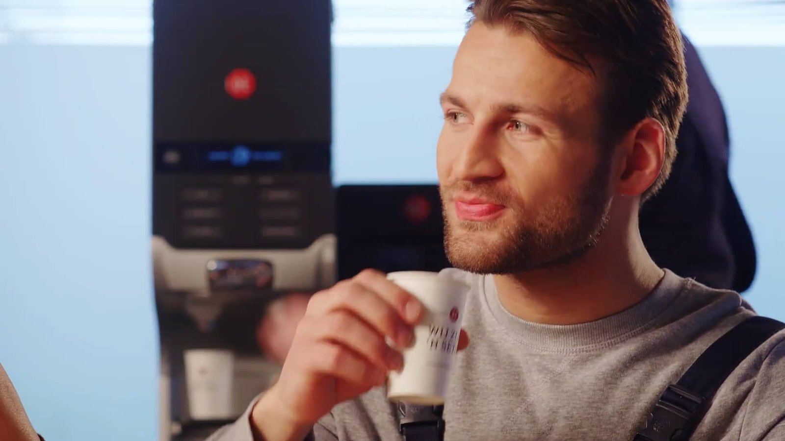 Jde snelheid social media film phil en flo 1 - Instagram video laten maken - Geen categorie - Phil & Flo Creative Studio