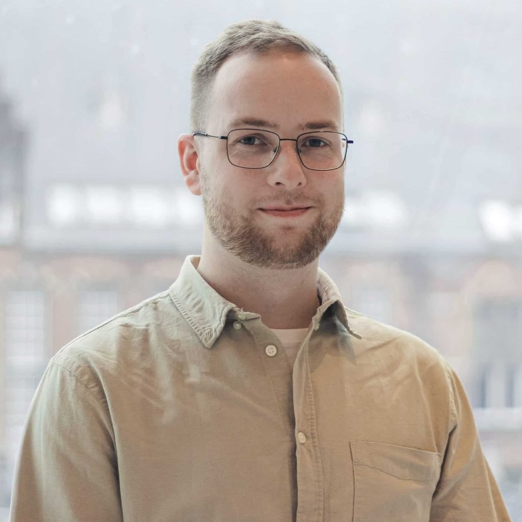 Tom website 2 scaled e1710410368944 - Over ons -  - Phil & Flo Creative Studio